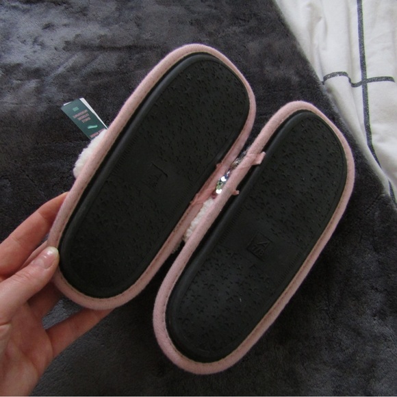 Girls Slippers - Picture 2 of 3